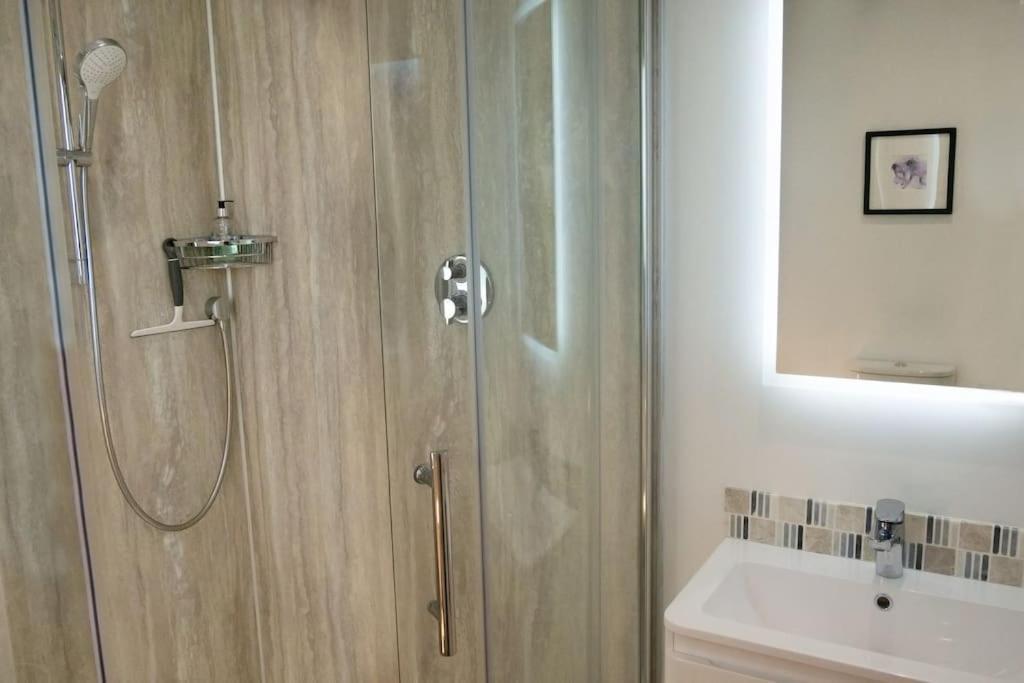 Central 2 Bedroom Luxury Home Close To River Ness Inverness Luaran gambar