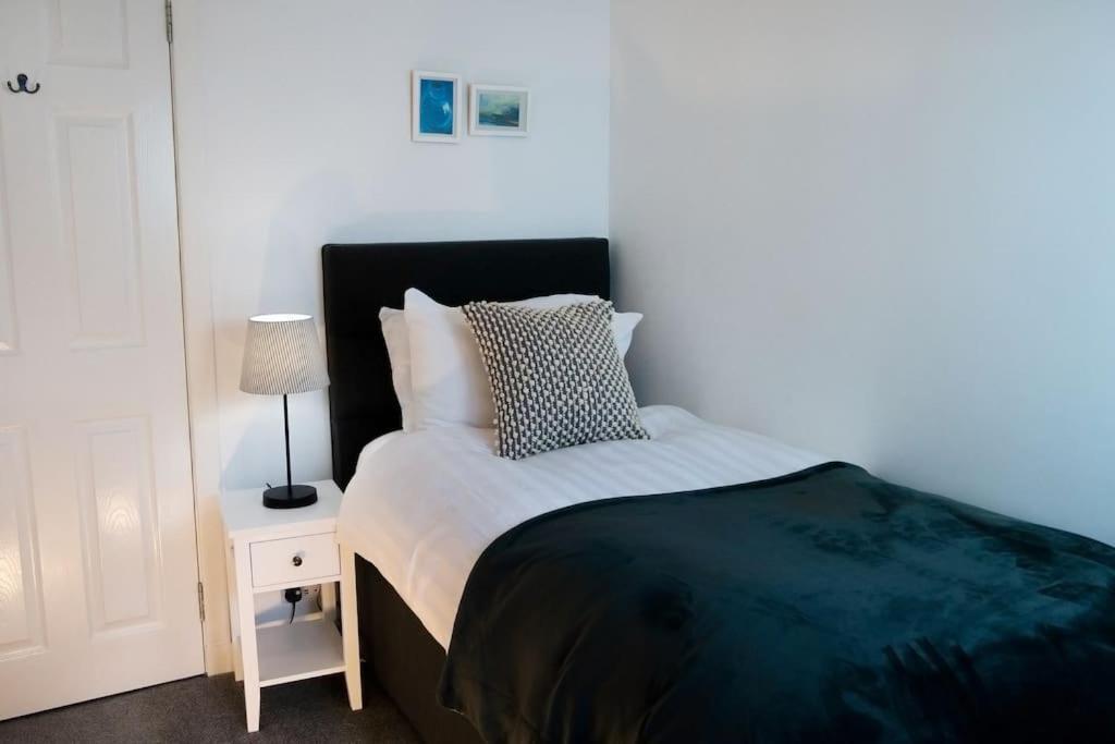 Central 2 Bedroom Luxury Home Close To River Ness Inverness Luaran gambar